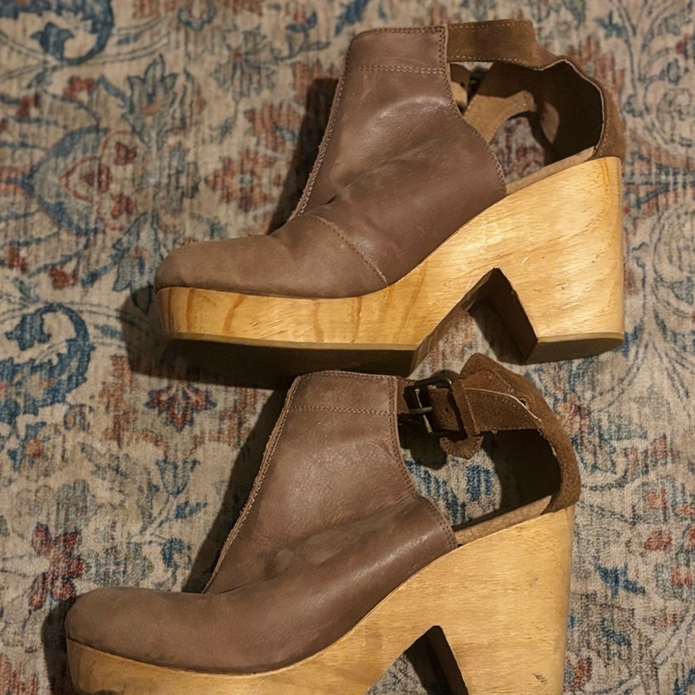 Free People Cedar Clogs